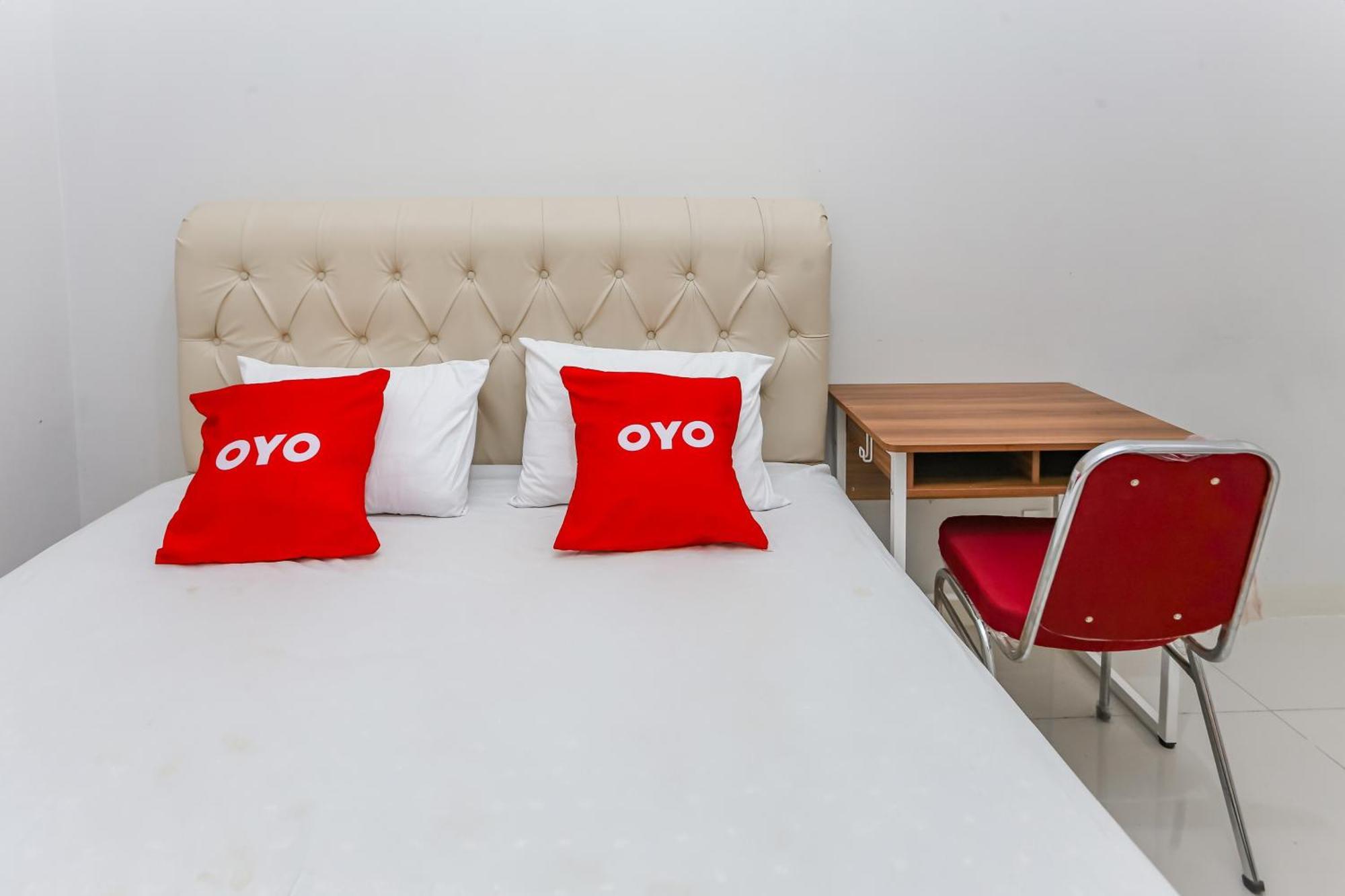 Oyo 94171 Mr Stay Room Bekasi Bagian luar foto